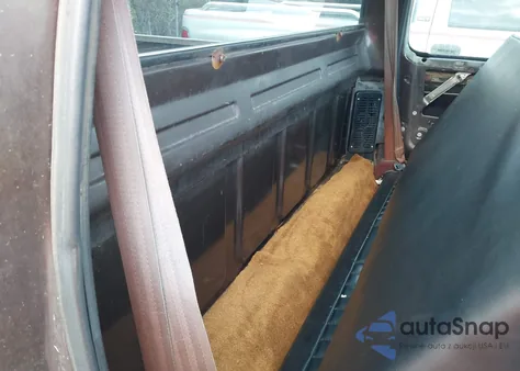 1985 Chevrolet C10 z USA, uszkodzony, nr VIN 1GCEC14H9FJ112284